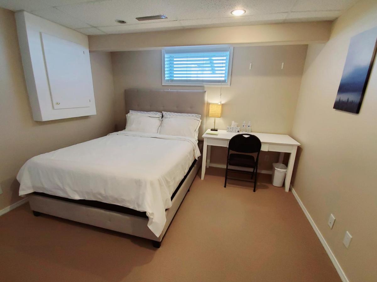 Saskatoon Lashyn Cove Homestay Buitenkant foto
