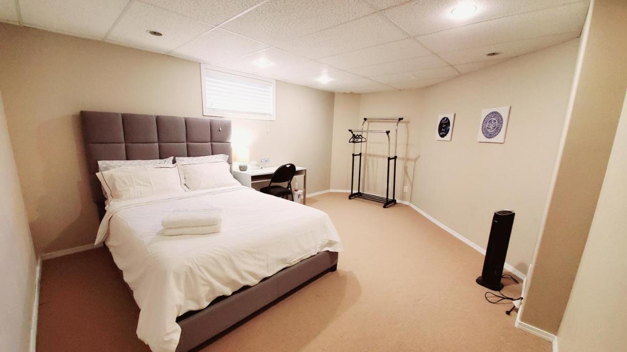 Saskatoon Lashyn Cove Homestay Buitenkant foto
