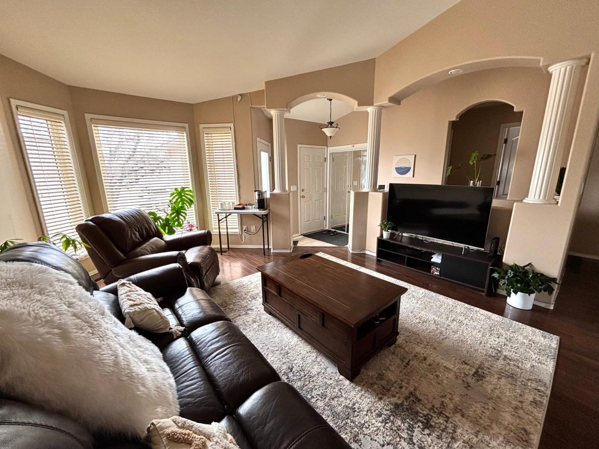 Saskatoon Lashyn Cove Homestay Buitenkant foto