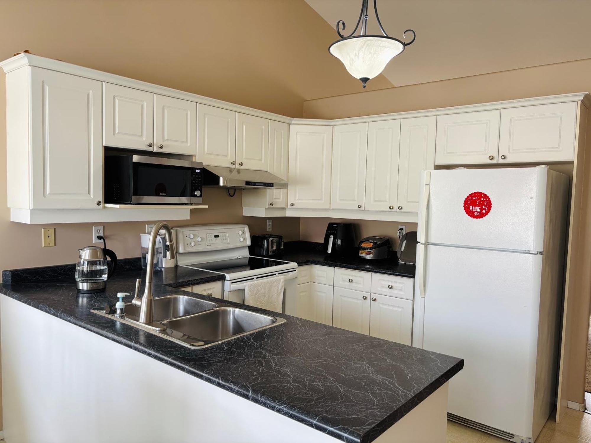 Saskatoon Lashyn Cove Homestay Buitenkant foto