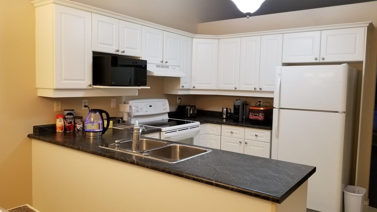 Saskatoon Lashyn Cove Homestay Buitenkant foto
